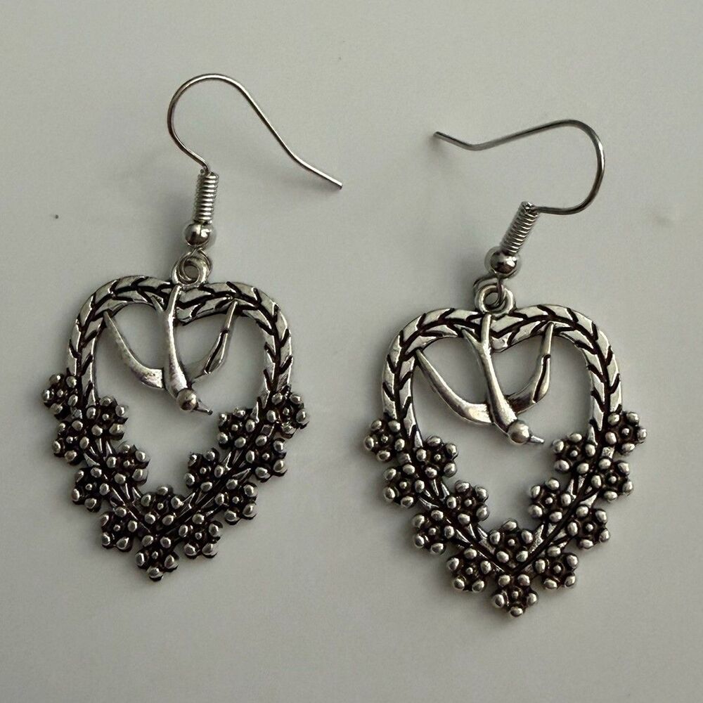 Vtg Silver Tone Bird Swallow Flying Heart Wreath Flower Drop Dangle Earrings